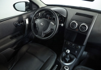 Подержанный автомобиль Nissan Qashqai 2007 года (5 фото)