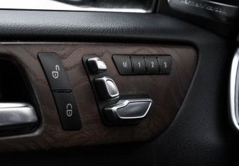 Подержанный автомобиль Mercedes-Benz GLE 2017 года (21 фото)