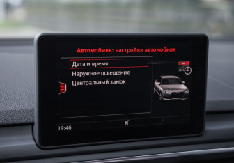 Подержанный автомобиль Audi A4 Sedan 2018 года (17 фото)