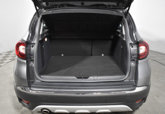 Подержанный автомобиль Renault Kaptur 2021 года (18 фото)