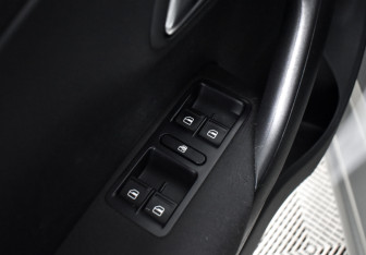 Подержанный автомобиль Volkswagen Polo Sedan 2012 года (10 фото)
