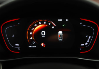 Подержанный автомобиль Geely Coolray 2023 года (12 фото)