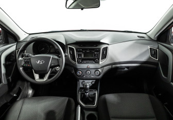Подержанный автомобиль Hyundai Creta 2017 года (13 фото)