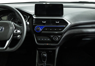 Подержанный автомобиль Changan Alsvin 2023 года (14 фото)