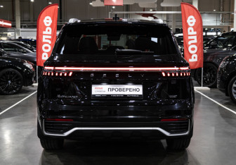 Подержанный автомобиль Geely Monjaro 2023 года (8 фото)