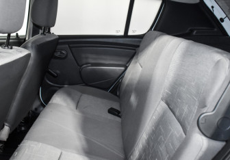 Подержанный автомобиль Renault Sandero 2012 года (12 фото)