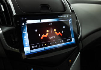 Подержанный автомобиль Chevrolet Cruze Wagon 2014 года (16 фото)