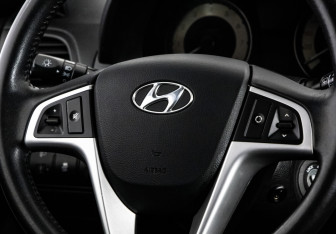 Подержанный автомобиль Hyundai Solaris Hatchback 2012 года (11 фото)