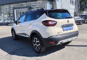 Подержанный автомобиль Renault Kaptur 2017 года (6 фото)