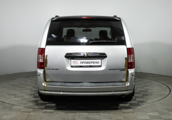 Подержанный автомобиль Chrysler Voyager 2008 года (6 фото)