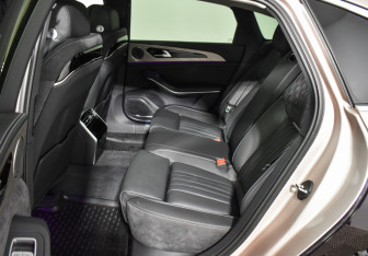 Подержанный автомобиль Hongqi H9 2023 года (11 фото)