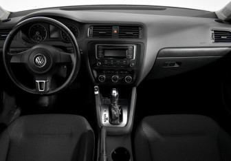 Подержанный автомобиль Volkswagen Jetta Sedan 2014 года (13 фото)