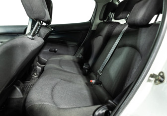 Подержанный автомобиль Peugeot 206 Hatchback 2006 года (10 фото)
