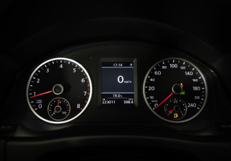 Подержанный автомобиль Volkswagen Tiguan 2013 года (13 фото)