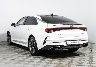 Подержанный автомобиль Kia K5 2022 года (7 фото)