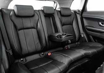 Подержанный автомобиль Land Rover Range Rover Evoque 2017 года (25 фото)