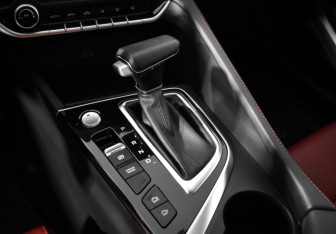 Подержанный автомобиль Changan Eado Plus 2023 года (12 фото)