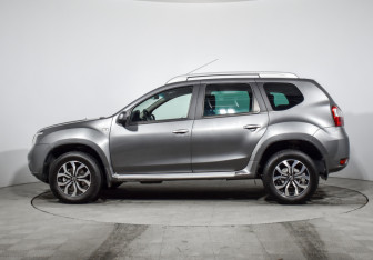 Подержанный автомобиль Nissan Terrano 2015 года (8 фото)