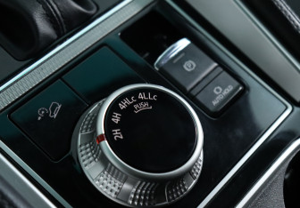 Подержанный автомобиль Mitsubishi Montero Sport 2022 года (16 фото)