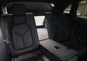 Подержанный автомобиль Porsche Macan 2021 года (27 фото)