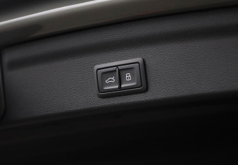 Подержанный автомобиль Audi Q3 2024 года (39 фото)