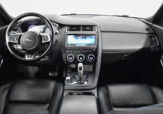 Подержанный автомобиль Jaguar E-Pace 2019 года (11 фото)