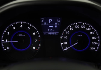 Подержанный автомобиль Hyundai Solaris Hatchback 2012 года (12 фото)