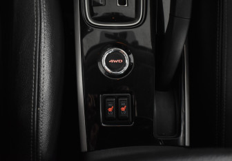 Подержанный автомобиль Mitsubishi Outlander 2017 года (18 фото)