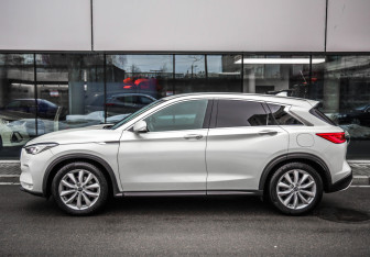 Подержанный автомобиль Infiniti QX50 2018 года (8 фото)