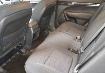 Подержанный автомобиль Kia Sorento 2016 года (11 фото)