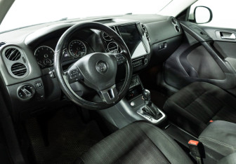 Подержанный автомобиль Volkswagen Tiguan 2012 года (11 фото)