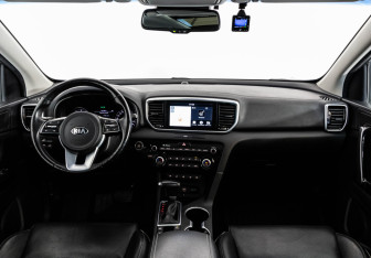 Подержанный автомобиль Kia Sportage 2018 года (10 фото)