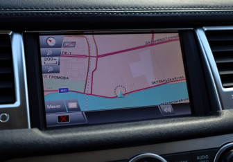 Подержанный автомобиль Land Rover Range Rover Sport 2011 года (22 фото)