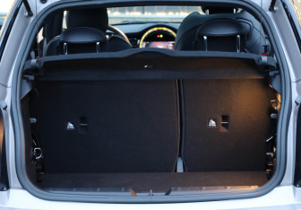 Подержанный автомобиль MINI Hatch 2021 года (33 фото)