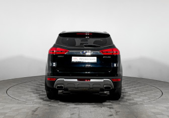 Подержанный автомобиль Geely Atlas 2021 года (6 фото)