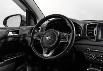 Подержанный автомобиль Kia Sportage 2017 года (17 фото)