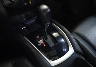 Подержанный автомобиль Nissan X-Trail 2017 года (18 фото)