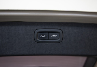 Подержанный автомобиль Volvo XC90 2016 года (29 фото)