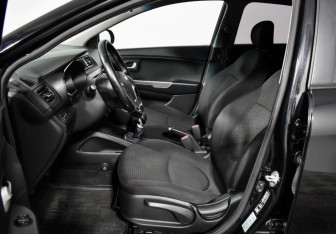 Подержанный автомобиль Kia Rio Hatchback 2016 года (10 фото)