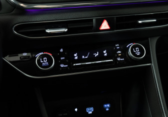 Подержанный автомобиль Hyundai Sonata 2022 года (20 фото)