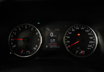 Подержанный автомобиль Toyota RAV4 2020 года (13 фото)