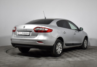 Подержанный автомобиль Renault Fluence 2014 года (5 фото)