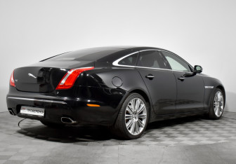 Подержанный автомобиль Jaguar XJ 2011 года (5 фото)