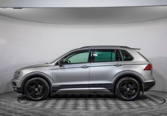 Подержанный автомобиль Volkswagen Tiguan 2019 года (8 фото)
