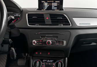 Подержанный автомобиль Audi Q3 2016 года (19 фото)