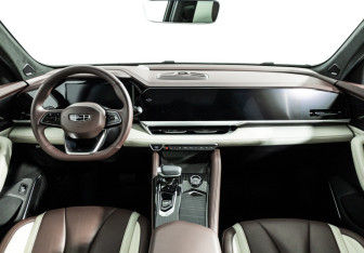 Подержанный автомобиль Geely Monjaro 2023 года (13 фото)