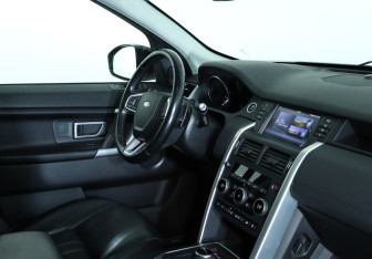 Подержанный автомобиль Land Rover Discovery Sport 2017 года (9 фото)