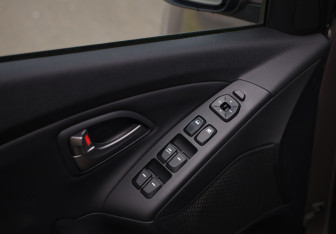 Подержанный автомобиль Hyundai ix35 2014 года (20 фото)