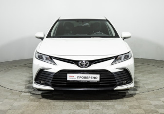 Подержанный автомобиль Toyota Camry Sedan 2022 года (2 фото)