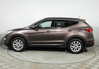 Подержанный автомобиль Hyundai Santa Fe 2014 года (8 фото)